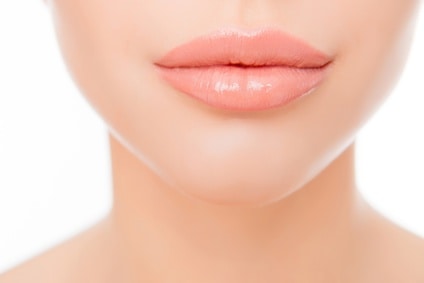 Lippenkontur für helleres Lippenrot